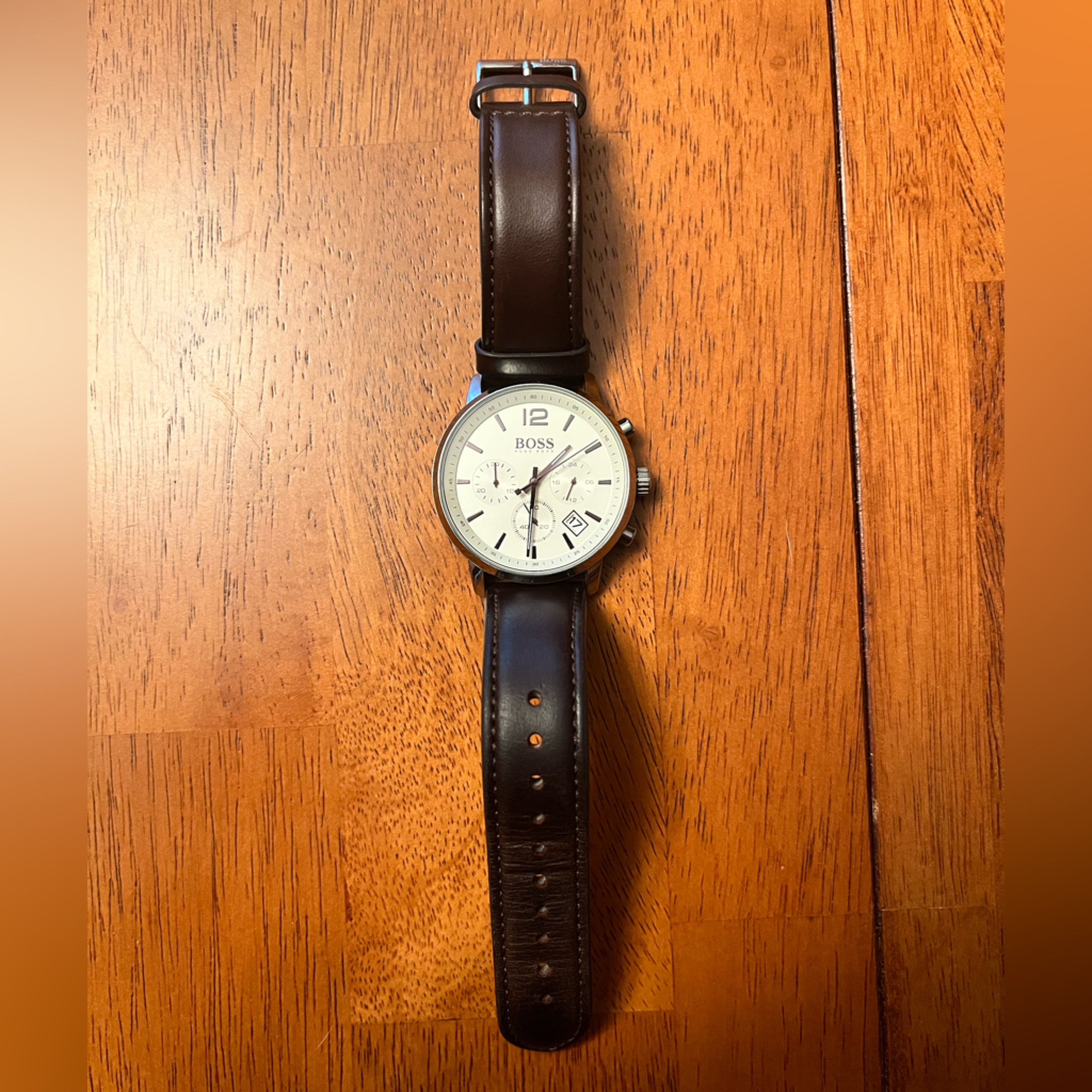 Chronograph Watch With White Dial Leather Strap